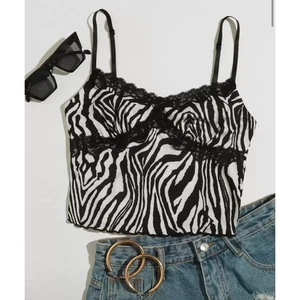 Shein: Trägertop mit Zebrasalatsaum  - Bild 1 von 7
