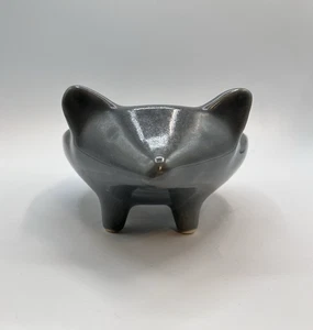 Plantador de animales West Elm Hedgehog con patas atrapa todo - Imagen 1 de 5