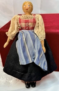 Bambola popolare in legno etnica europea vintage vestito costume tradizionale - Foto 1 di 6