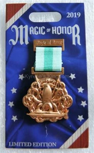 DISNEY WORLD MAGIC OF HONOR 20.000 LEGUAS DE VIAJE SUBMARINO NAUTILUS PIN LE 2000 - Imagen 1 de 1