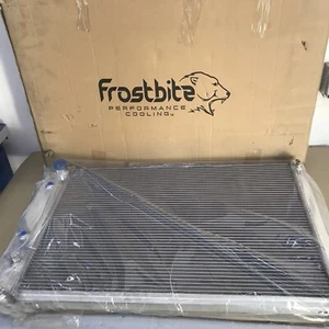 Radiador de aluminio Frostbite FB166 3 filas para camioneta Chevy GMC V8 1973-1991 - Imagen 1 de 16