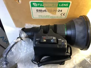 Fujinon S18x6.7BRM-24 Zoom Lens TV - Picture 1 of 3