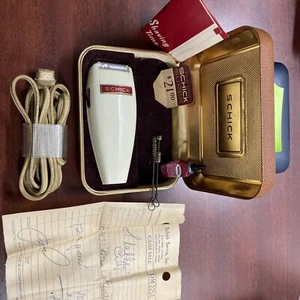 Vintage Schick Super Electric Razor - Picture 1 of 10