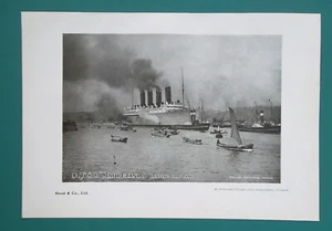 RMS MAURETANIA Ocean Liner Steamer Leaves Newcastle u/Tyne - Stampa 1907 - Foto 1 di 1