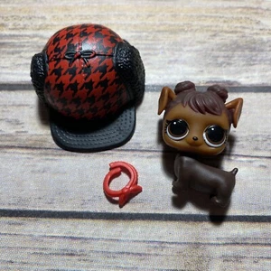 LOL Muñecas Sorpresa Mascota Lil Cachorro En El Bosque Perrito Cachorro Perro Sombrero a Cuadros Bufanda Roja - Imagen 1 de 2