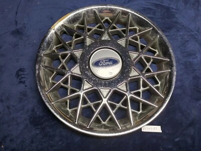 One 1998 1999 2000 2001 Ford Crown Victoria Hubcap 16" As Is Foto 1 de 4