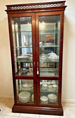 Vitrina Centuri Design Caoba - (Vitrina) 38"×15"×82" Excelente. Foto 1 de 4