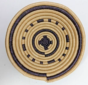 8-1/2" Durchmesser afrikanische handgewebte aufgerollte Korb Wandbehang Boho Schüssel 3-1/2" tief - Bild 1 von 6