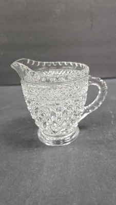 Прессованное стекло сливочник мини кувшин бриллиант точка узор прозрачный Hobnail пьедестал - Изображение 1 из 4