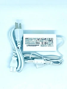 Acer Aspire A315-31, A315-33, A315-51 Ladegerät Netzteil Weiß Original - Bild 1 von 3