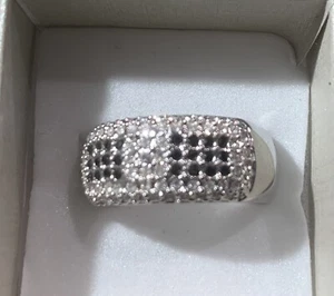 Vintage Costume Jewellery Ring - Picture 1 of 3