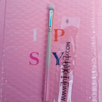 2for$12:Make up brush - Image 1 of 3