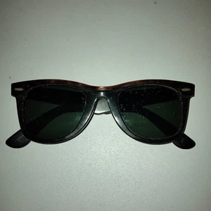 Gafas de sol Ray-Ban Wayfarer vintage tortuga y negras sombras gafas - Imagen 1 de 12