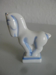 grotesca miniatura porcelana figura caballo Herend Art Deco Hungría figura de ajedrez? - Imagen 1 de 4