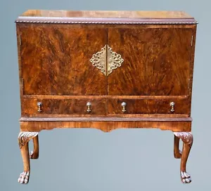 Walnut Sideboard / Cocktail Cabinet / Drinks Cabinet - Picture 1 of 14