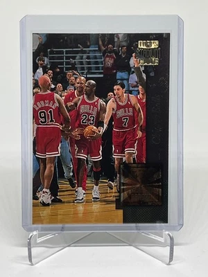 1996-97 Topps Stadium Club Golden Moments Michael Jordan #GM3 Chicago Bulls Foto 1 de 2