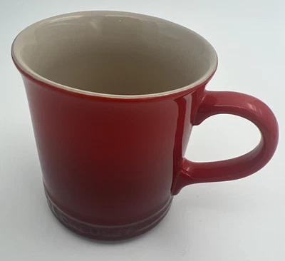 Taza de café/té Le Creuset Cerise rojo cereza ombre - 14 fl. oz usado en excelente estado Foto 1 de 4