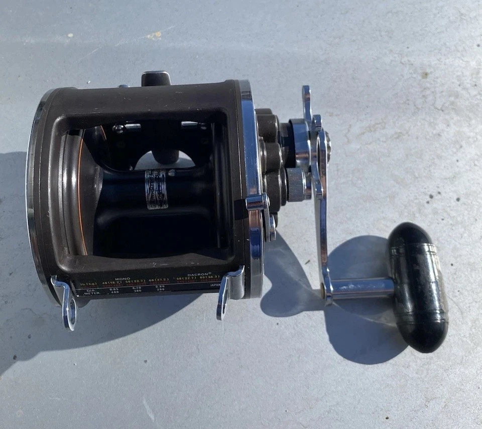 Carrete de pesca convencional de caza mayor Daiwa Sealine 600H hecho en Japón Foto 1 de 3