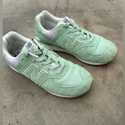 Новый баланс 574 женщин ходьбы обувь кроссовок GC57WK1 новом зеленый замши 5 читать - Изображение 1 из 4