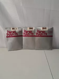 Hanes Thigh-Hi Petite Nylon Stockings 5'0"-5'3" 1985, New Vtg 3 Pr - Picture 1 of 2