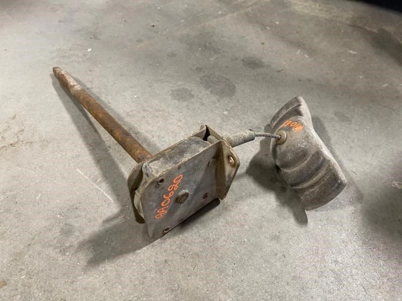 07 Dodge Ram 3500 USADO roda traseira única aro sobressalente/pneu suporte para suporte - Imagem 1 de 4