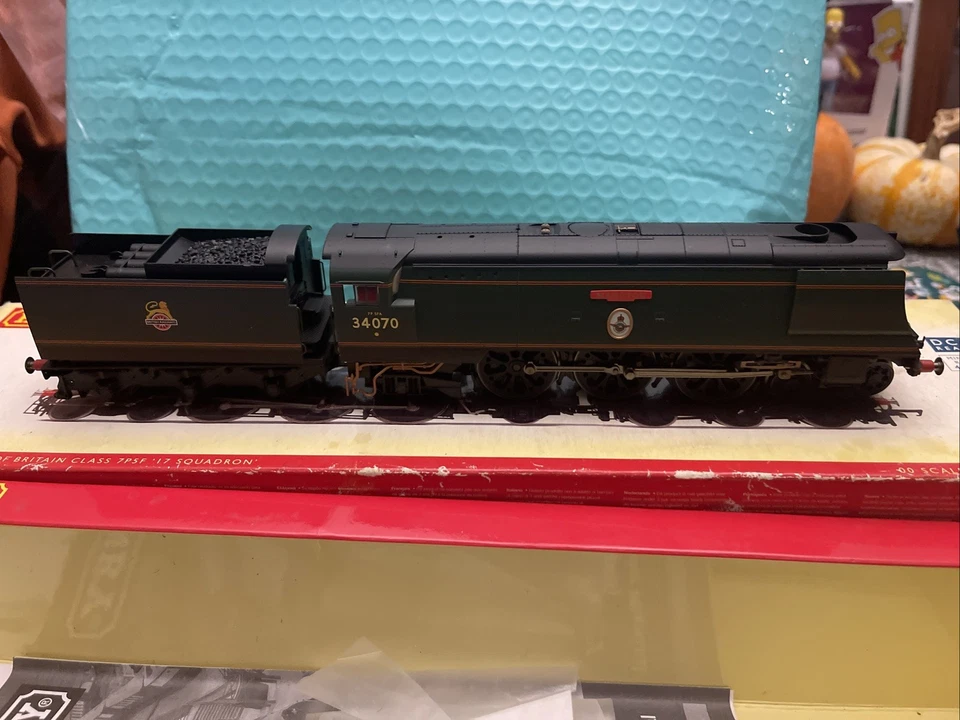 HORNBY  WEST COUNTRY/Battle Of Britain class locomotive Manston - Image 1 of 4