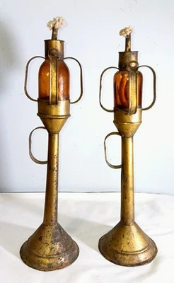 Lámparas de aceite de ballena de hojalata de vidrio ámbar modernas de mediados de siglo de 1800 Foto 1 de 4