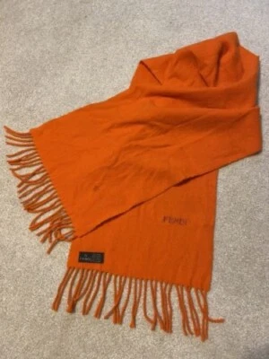 Auténtica bufanda FENDI de lana naranja brillante con flecos de colección? Etiqueta original VER FOTO Foto 1 de 4