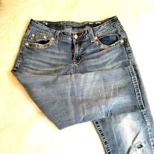 Denim Capri Jeans Upcycling Stoff Perlen Scrap Craft Projekte Miss Me Destroyed - Bild 1 von 8