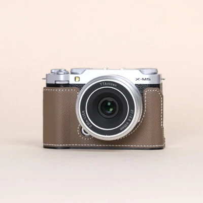 Medias fundas protectoras de cuero real hechas a mano para cámara Fujifilm X-M5 Foto 1 de 4