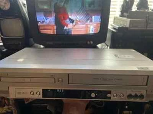 Sylvania SRD2900 DVD VCR Combo Reproductor Grabador con Control Remoto Probado Funciona - Imagen 1 de 9