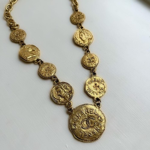 Collana CHANEL moneta