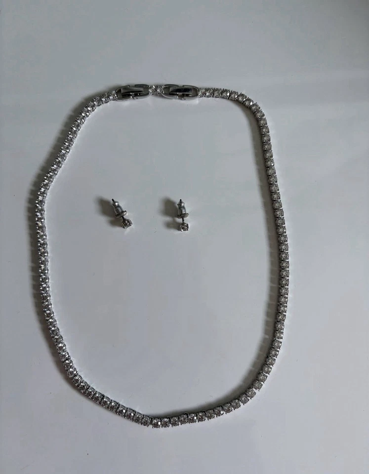 Halskette mit Ohrringen von Swarovski Schmuckset Ohrringe Schmuck Damen  - Bild 1 von 4