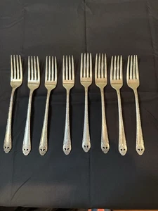 8 Plantation Pattern Silver Plated Forks by Onieda - Picture 1 of 2