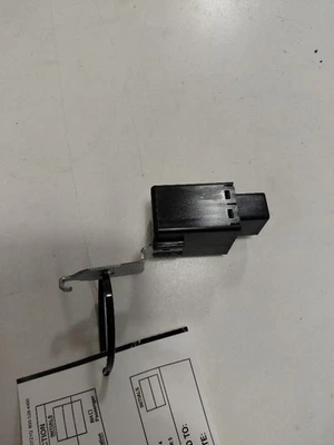 Unidad módulo lámpara de freno Mazda CX-5 {K12367YA0} 2023 2022 2021 2020 Foto 1 de 2