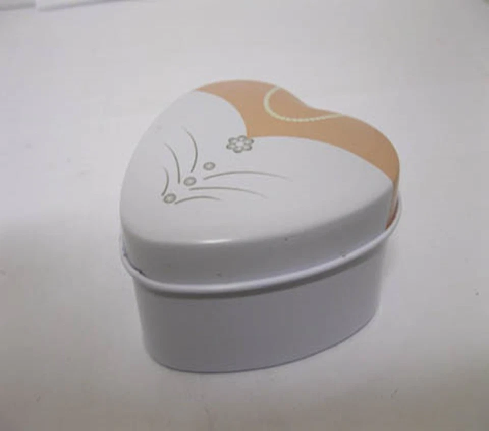 Caja de dulces nupciales de novia corazón de lata de metal 12 piezas favor de boda Foto 1 de 4