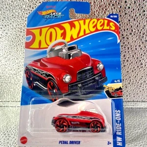 HOT WHEELS 2025 PEDAL DRIVER TREASURE HUNT RED 95/250 JBC23 LET'S RACE SHOW - Picture 1 of 2