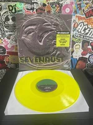 SEVENDUST Self Titled VG++ NEON YELLOW VINYL W/HYPE STICKER  Foto 1 de 2