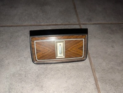 OEM 1980 1981 Lincoln Continental Mark IV Volante Bocina Botón Logo Insignia Foto 1 de 2