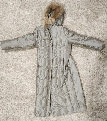 NUEVO CON ETIQUETAS Chaqueta acolchada de trinchera de longitud completa con capucha de piel topo Madison 1 para mujer talla L Foto 1 de 4