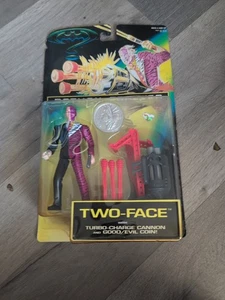 Batman: Batman Forever Action Figure: Two-Face W/Coin & Cannon, Kenner 1995. J1 - Picture 1 of 7