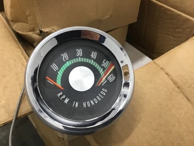Oldsmobile 1964 1965 1966 F85 or Cutlass 442 Console Tachometer 6411793 Foto 1 de 4