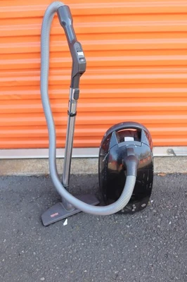 MIELE Solaris Electro Plus S514 Vacuum Cleaner With Head Wand Hose -Tested - Image 1 of 4