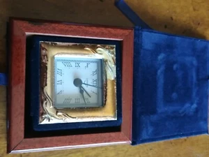 Orologio Svegli da tvolo in argento - Foto 1 di 3