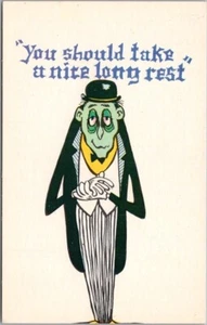 Postal de cómic vintage de los años 60 Undertaker "Deberías tomar un buen descanso largo" - Imagen 1 de 2