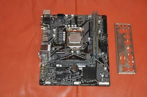 Motherboard Gigabyte H410M S2H inkl i7 10700 mit 32GB Ram - Bild 1 von 7