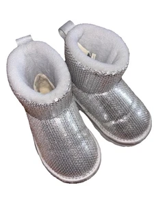 BOTAS UGG CLÁSICAS MINI ESPEJO BOLA LENTEJUELAS 1143708T NIÑO 6 NIÑAS - Imagen 1 de 5