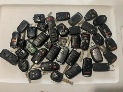 Lot mixed Key Fobs Remotes Keyless Entry transmitters FOR PARTS - Image 1 of 4