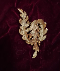 VINTAGE LISNER GOLD TONE LEAF BROOCH PIN FREE SHIPPING - Imagen 1 de 2