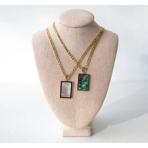 BEAUTIFUL Pendant Necklace Mother of Pearl Abalone Shell Pendant Figaro Chain - Picture 1 of 12